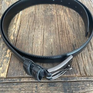 Men’s 42” black leather belt